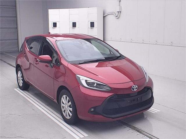 Toyota AQUA 2022 7714960-0
