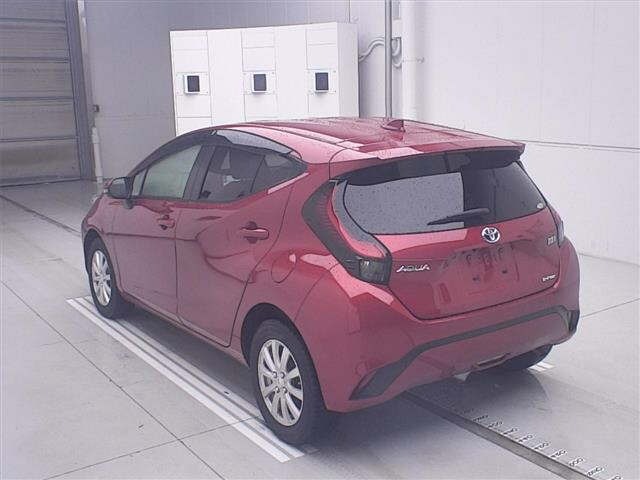 Toyota AQUA 2022 7714960-1