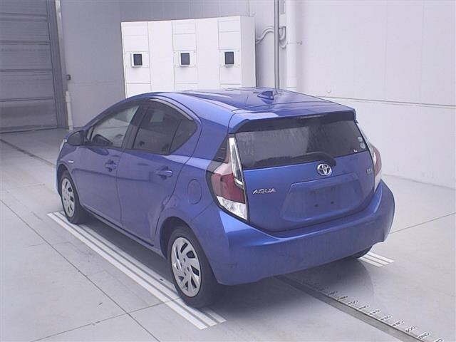 Toyota AQUA 2015 7714962-1