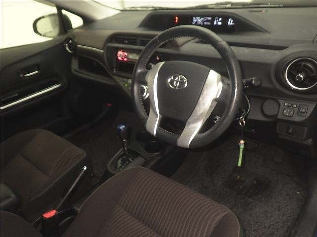 Toyota AQUA 2015 7714962-3