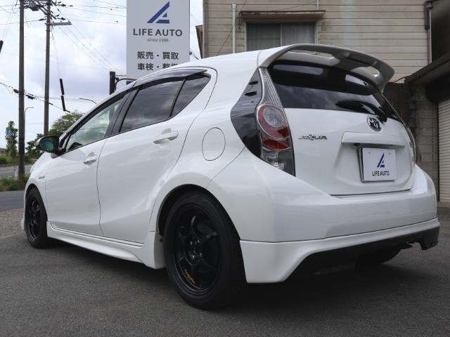 Toyota AQUA 2013 7714979-1