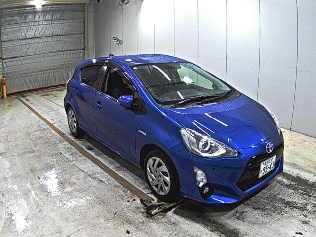 Toyota AQUA 2015 7714981-0