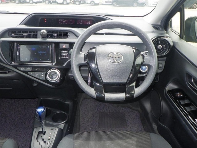 Toyota AQUA 2017 7714982-3