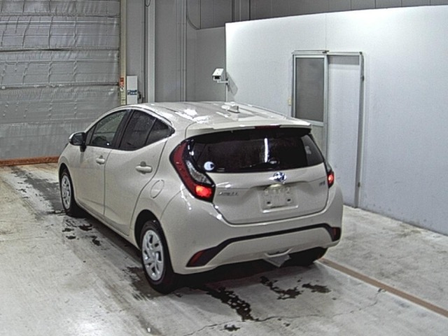 Toyota AQUA 2022 7714983-1