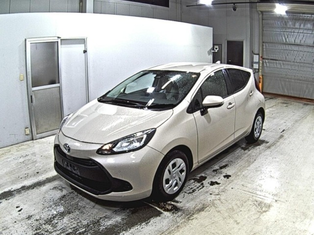 Toyota AQUA 2022 7714983-4