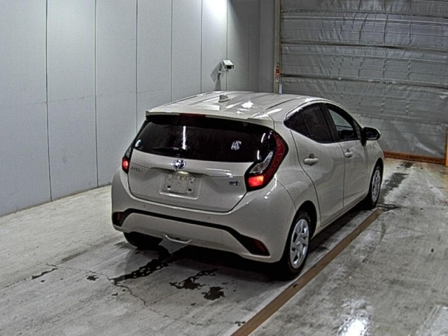 Toyota AQUA 2022 7714983-5