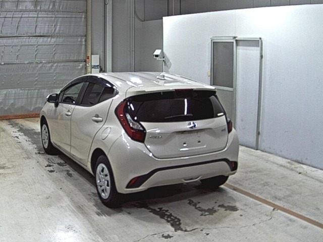 Toyota AQUA 2022 7714996-1
