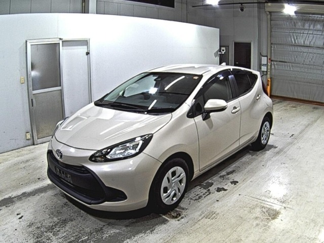 Toyota AQUA 2022 7714996-4