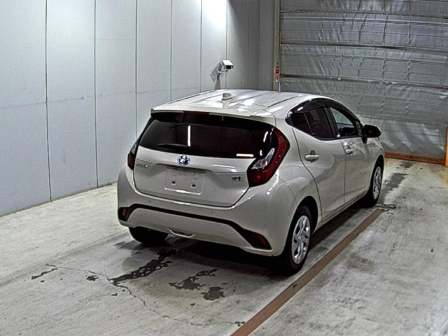 Toyota AQUA 2022 7714996-5