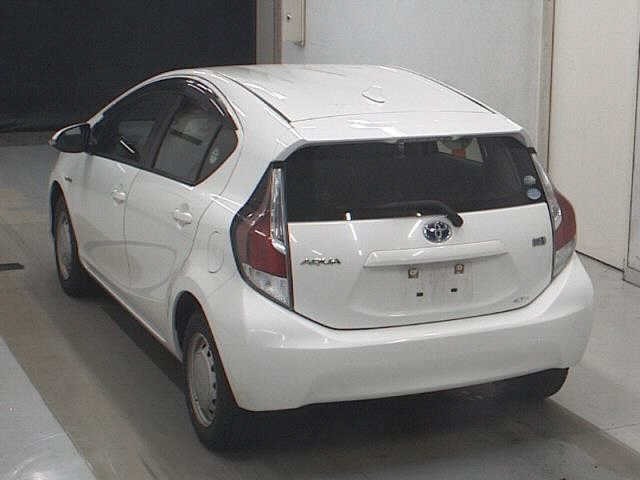 Toyota AQUA 2015 7714997-1