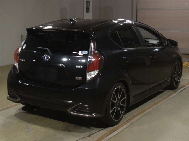 Toyota AQUA 2015 7714998-1