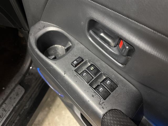 Toyota BB 2012 7716188-19