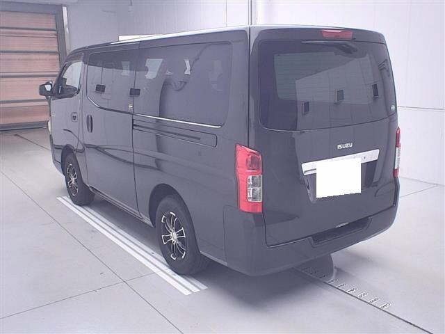 Isuzu COMO 2015 7696047-1