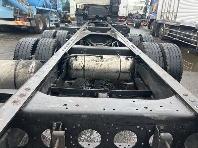 Isuzu GIGA 2015 7714718-13