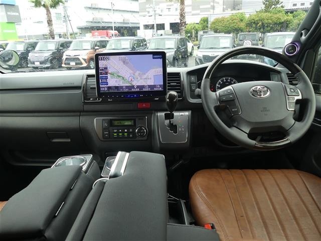Toyota HIACE VAN 2023 7715701-15