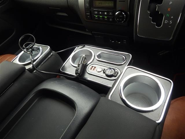 Toyota HIACE VAN 2023 7715701-21