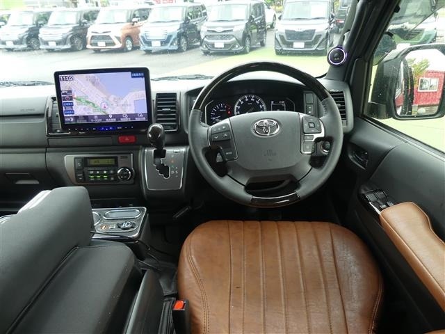 Toyota HIACE VAN 2023 7715701-22