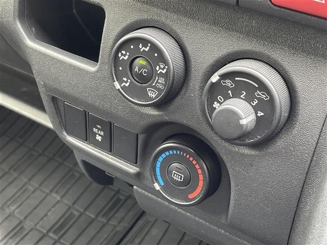 Toyota HIACE VAN 2022 7715710-7