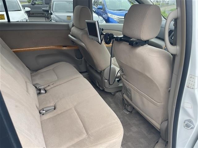 Toyota ISIS 2007 7716048-10