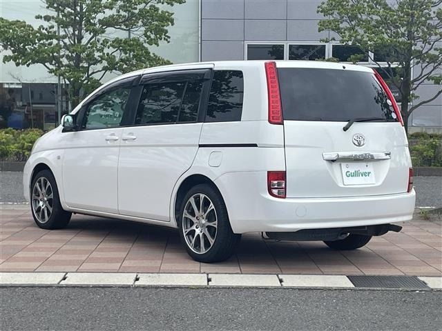 Toyota ISIS 2007 7716048-13