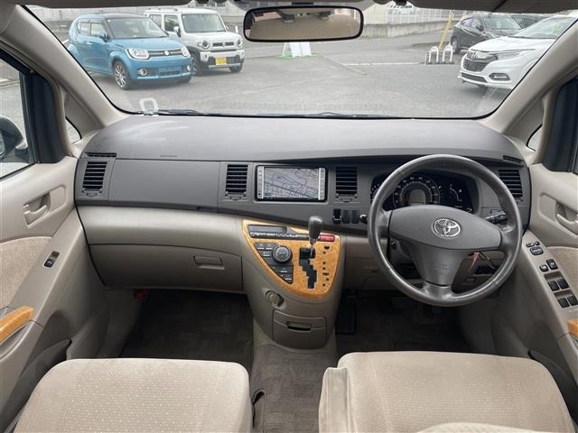 Toyota ISIS 2007 7716048-14