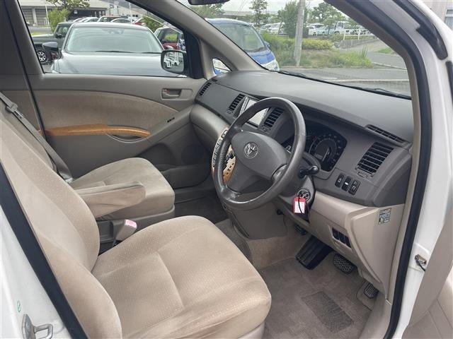 Toyota ISIS 2007 7716048-8