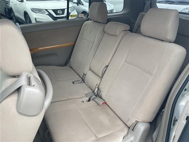 Toyota ISIS 2007 7716048-9