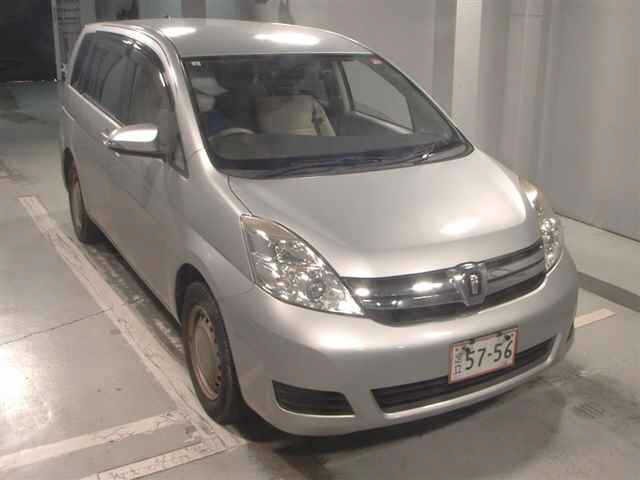 Toyota ISIS 2015 7716077-0