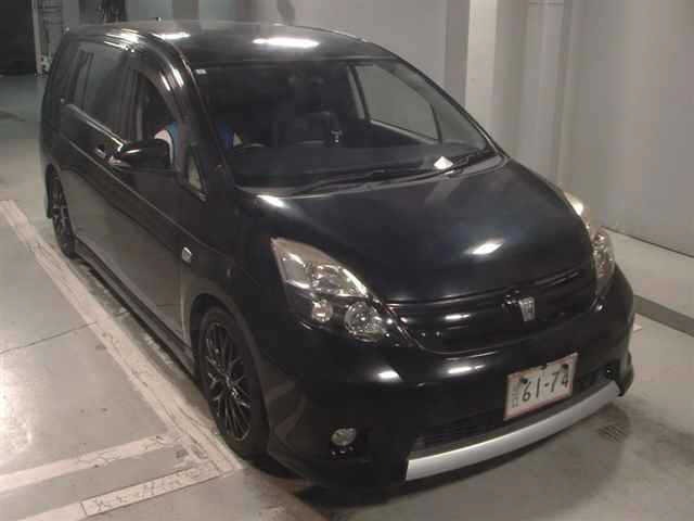 Toyota ISIS 2015 7716078-0