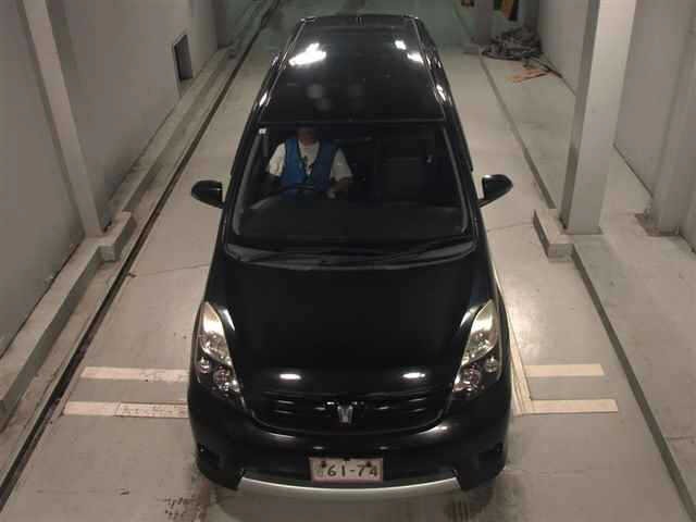 Toyota ISIS 2015 7716078-6