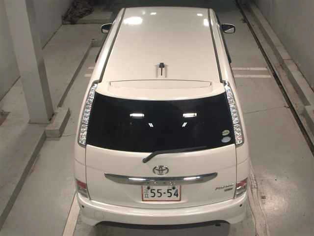 Toyota ISIS 2012 7716079-7