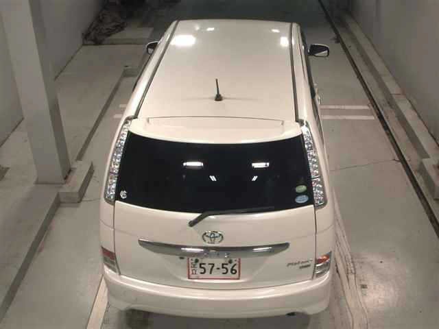 Toyota ISIS 2012 7716081-7