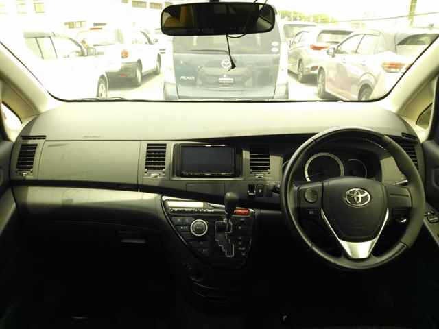 Toyota ISIS 2012 7716081-8