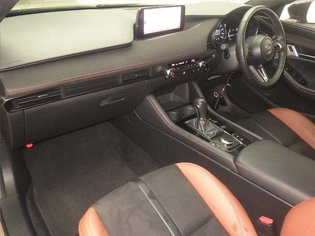 Mazda MAZDA3 2023 7695806-4