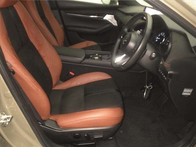 Mazda MAZDA3 2023 7695806-5