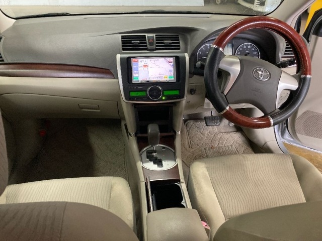 Toyota PREMIO 2011 7716195-3