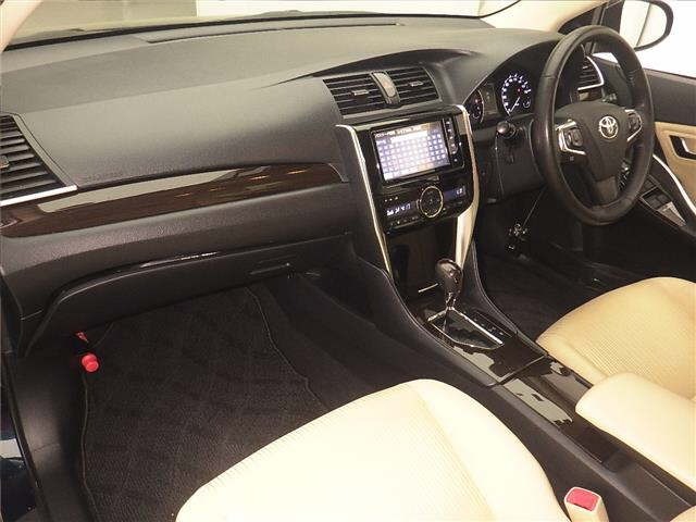 Toyota PREMIO 2020 7716196-4