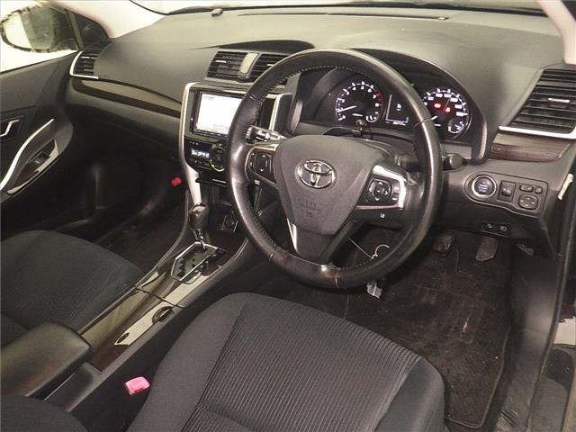 Toyota PREMIO 2018 7716197-3