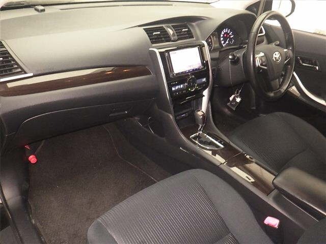 Toyota PREMIO 2018 7716197-4