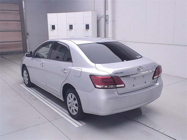 Toyota PREMIO 2017 7716200-1