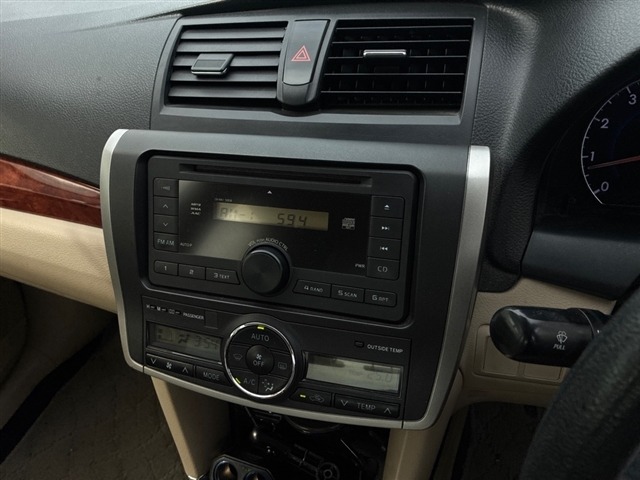 Toyota PREMIO 2013 7716201-4
