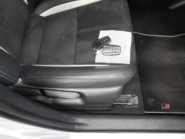 Toyota PRIUS PHV 2022 7702032-10