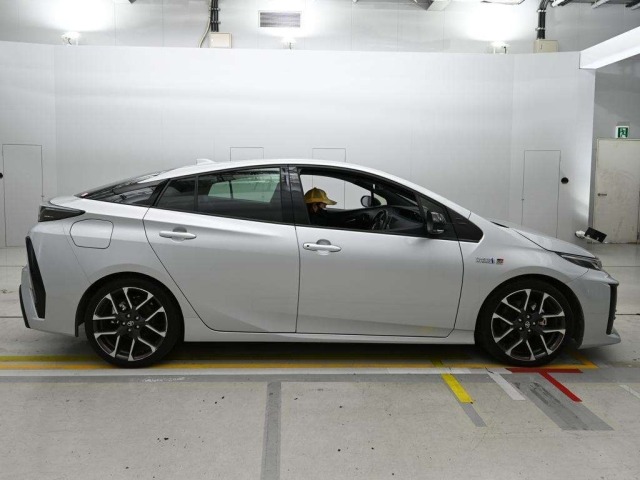 Toyota PRIUS PHV 2022 7702032-3