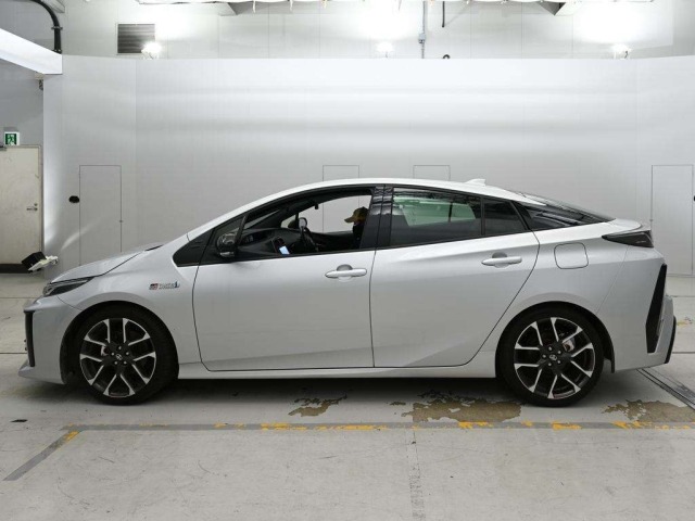 Toyota PRIUS PHV 2022 7702032-4