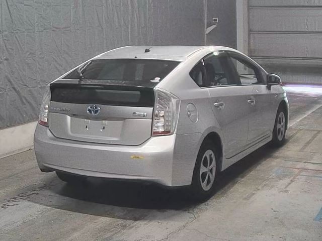 Toyota PRIUS PHV 2013 7702033-1