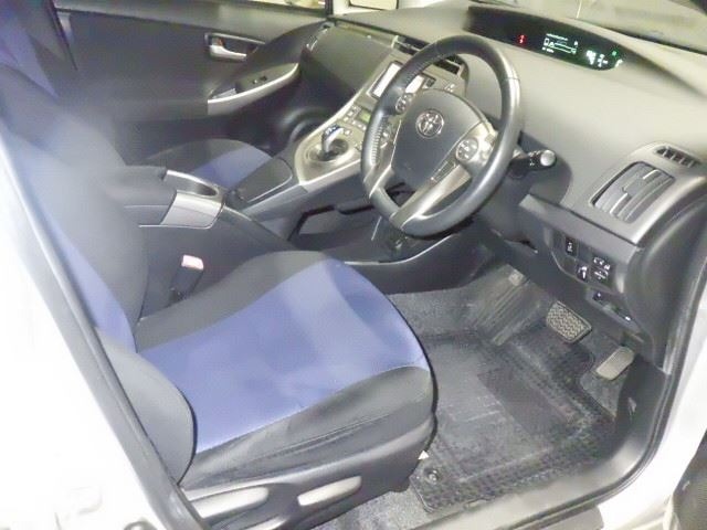 Toyota PRIUS PHV 2013 7702033-3