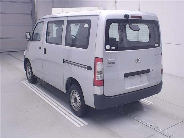 Toyota TOWNACE VAN 2022 7715363-1