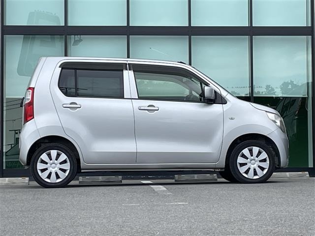 Suzuki WAGON R 2015 7702686-11