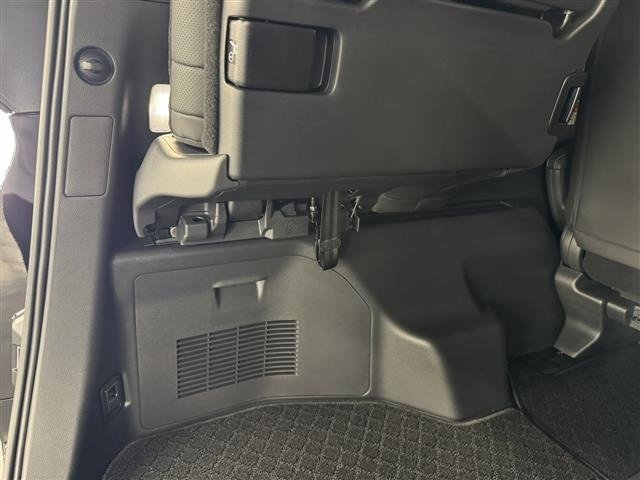 Toyota ALPHARD 2025 7716482-9