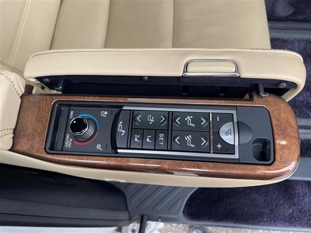 Toyota ALPHARD 2017 7716557-2